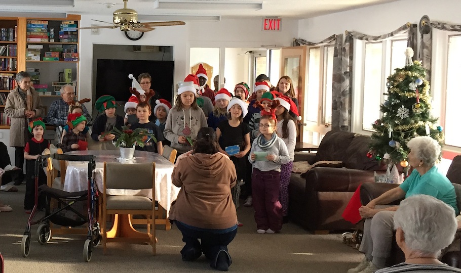 L’esprit de Noël : de la classe aux aîné.es!
