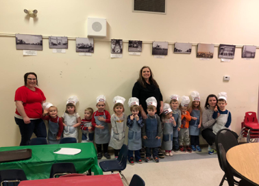 Activités de cuisine : salade de fruits préparée par la prématernelle – 2e année